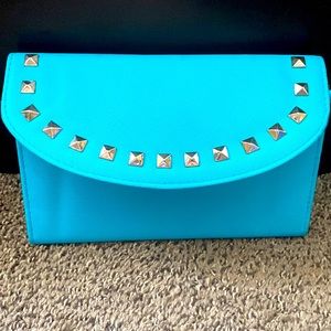 💙 Studded Turquoise blue clutch 👛